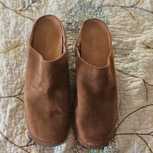 Vionic Brown Suede Mules